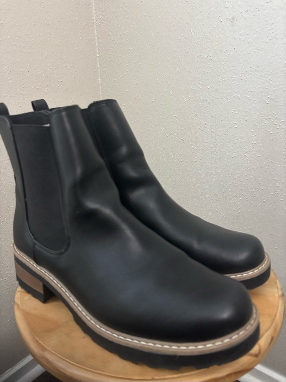 Universal Thread Black Chelsea Lug Ankle Boots